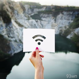 手机上的wi-fi**怎样重新设置？