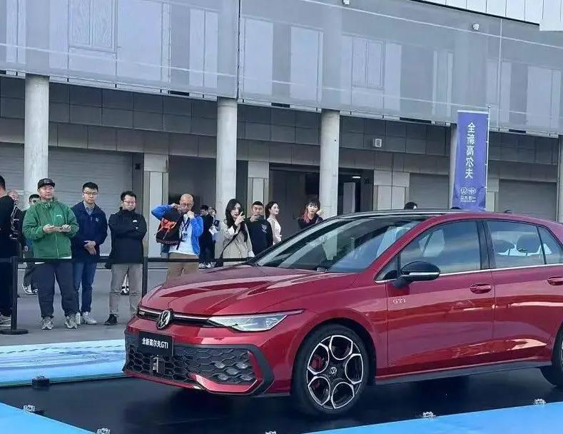 全新高尔夫gti，这车作为经典，在汽车圈里位置挺独特